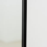 Theo – Espelho Grande de Corpo Inteiro Arqueado em Metal Preto 160cm x 50cm