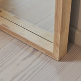 Lilia – Espelho de Corpo Inteiro Arqueado em Madeira Clara 170cm x 80cm