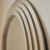 Luciana – Espelho Extra Grande de Corpo Inteiro em Betão com Formato Ondulado 180cm x 105cm