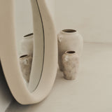 Wabi-Sabi – Espelho de Parede Irregular em Betão 80cm x 72cm